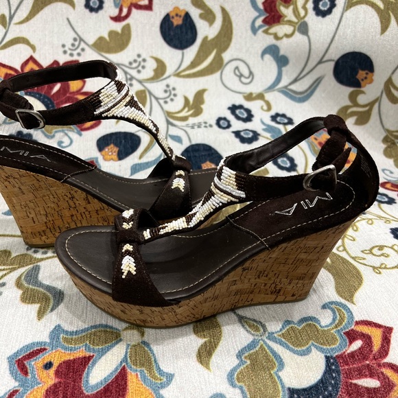 Size 9 Mia beaded sandal - Picture 2 of 6